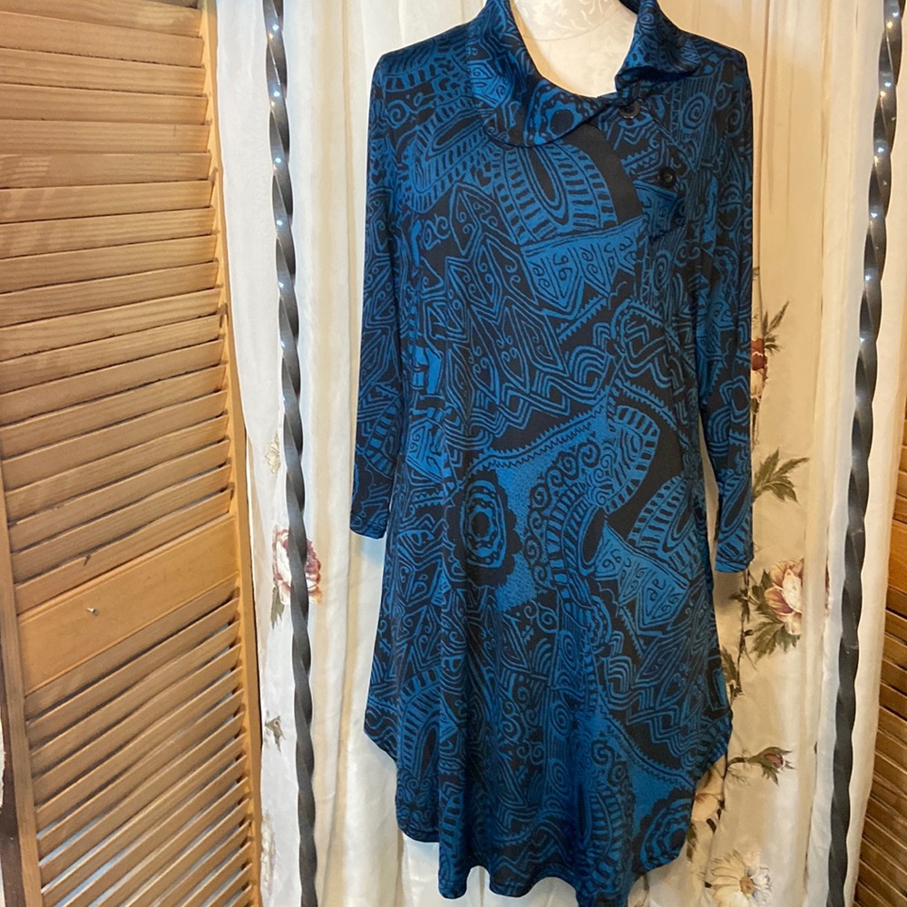 R & B Collection long sleeve dress. Blue/black Size XL
